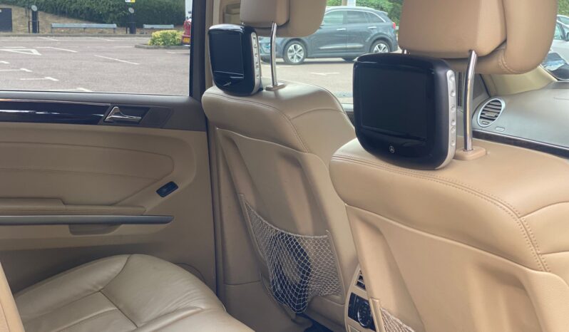 
								Mercedes-Benz GL 500 4MATIC full									