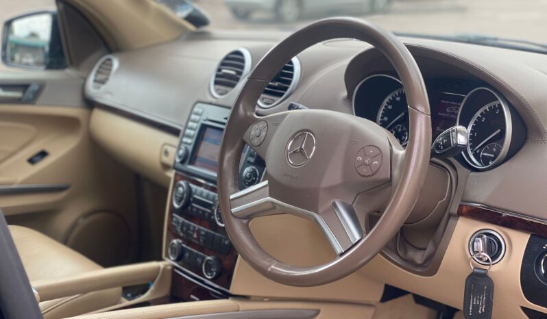 
								Mercedes-Benz GL 500 4MATIC full									