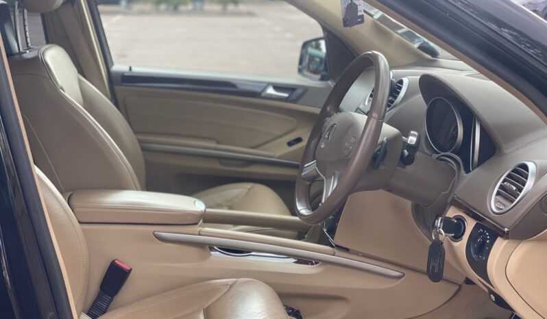 
								Mercedes-Benz GL 500 4MATIC full									